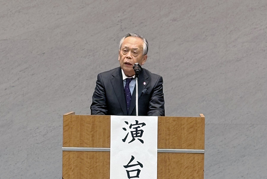 地域建設業の課題などを語る青柳剛氏（日本工業経済新聞社【建設メール】より）