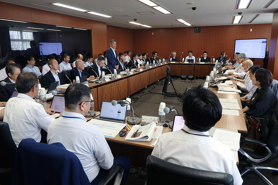 舗装の技術基準改定方針などについて議論した有識者会議（日本工業経済新聞社【建設メール】より）