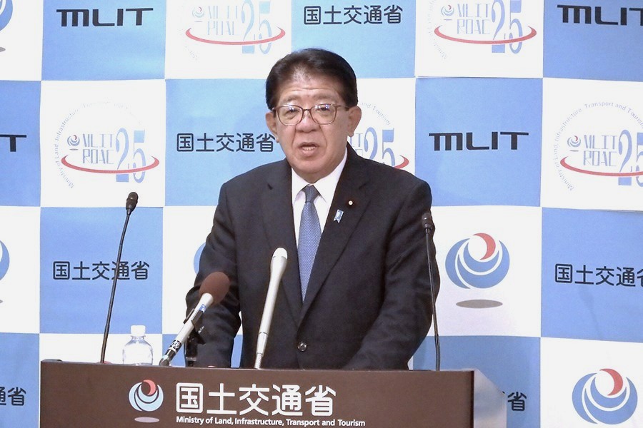 就任会見を行った金子国交相（日本工業経済新聞社【建設メール】より）