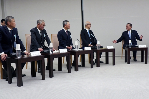 労務単価 全国全職種平均6％増／石破首相と4団体が賃上げ等で意見交換 他｜建設業界ニュースまとめ